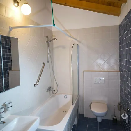 Grosszuegiges Mit Pool Und Sonnenterrasse Ferienhaus